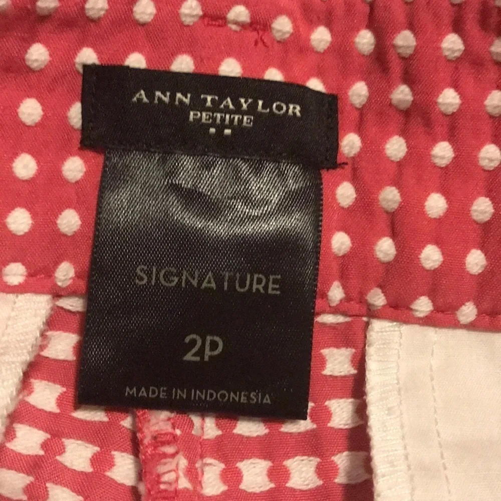 Ann Taylor Signature Coral Scalloped Dotted Shorts
